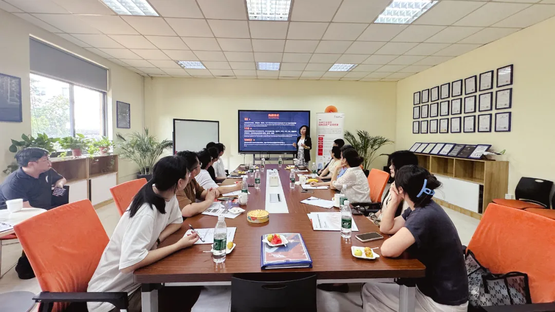 蘇州工業(yè)園區(qū)綠色產(chǎn)業(yè)聯(lián)盟協(xié)會走進(jìn)依斯倍，共探綠色發(fā)展新路徑